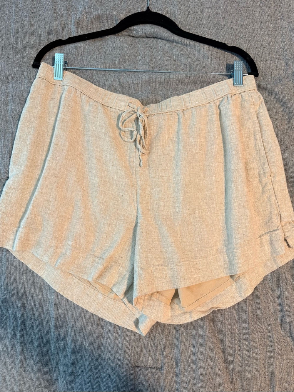 Abercrombie and Fitch Linen-Blend Drawstring Women’s Shorts — Natural Beige